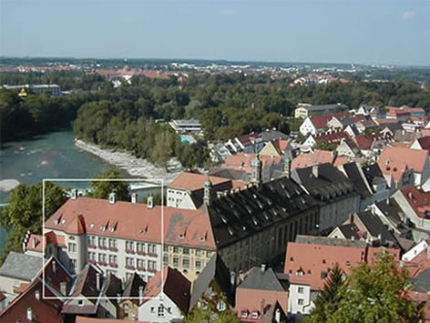Klostergebaeude von oben inmitten der Altstadt